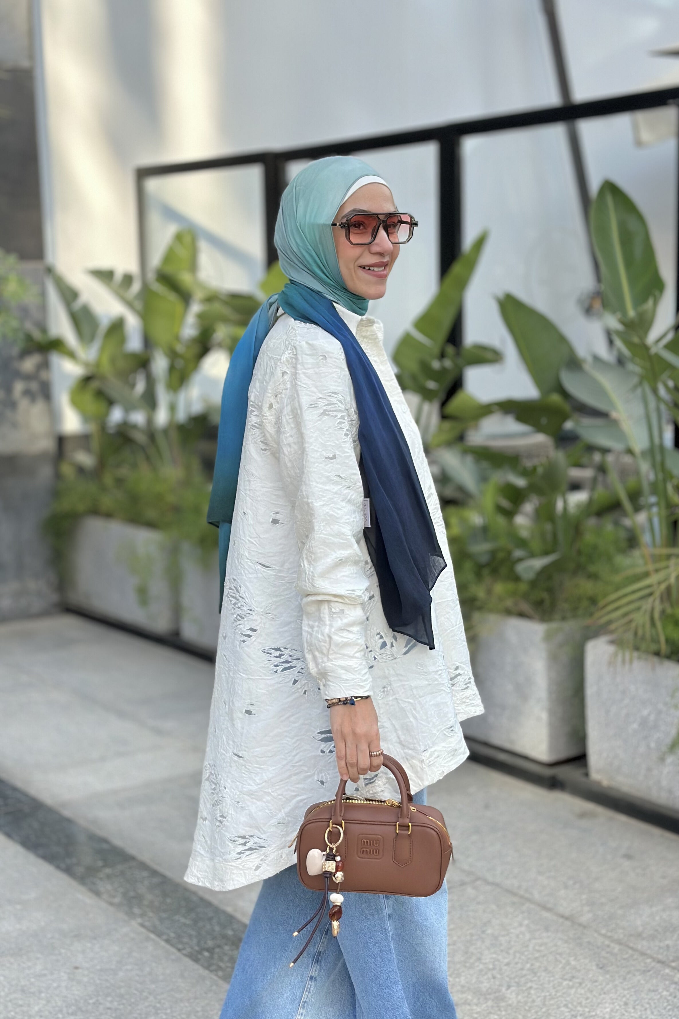 Burn out offwhite  pattern blouse