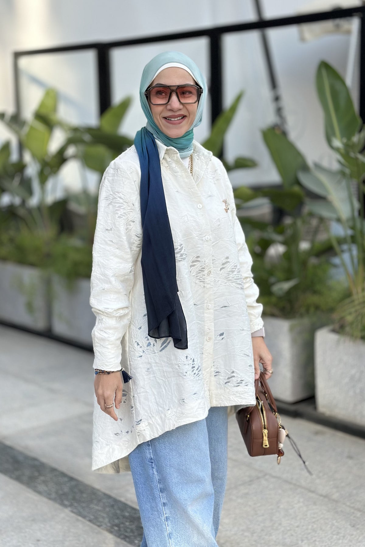 Burn out offwhite  pattern blouse